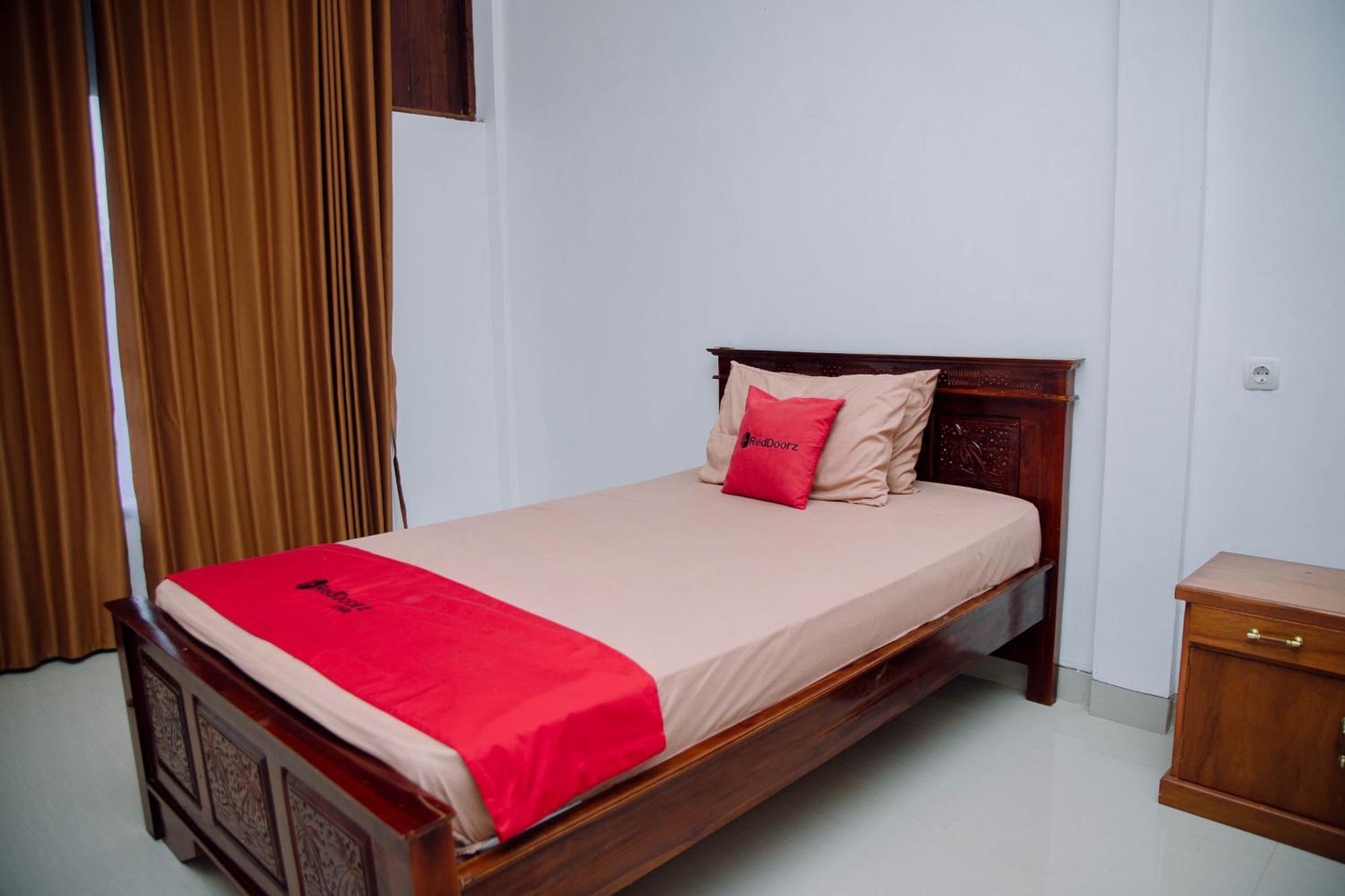 Reddoorz At Villa Bukit Senyum Lombok Kuripan  Εξωτερικό φωτογραφία