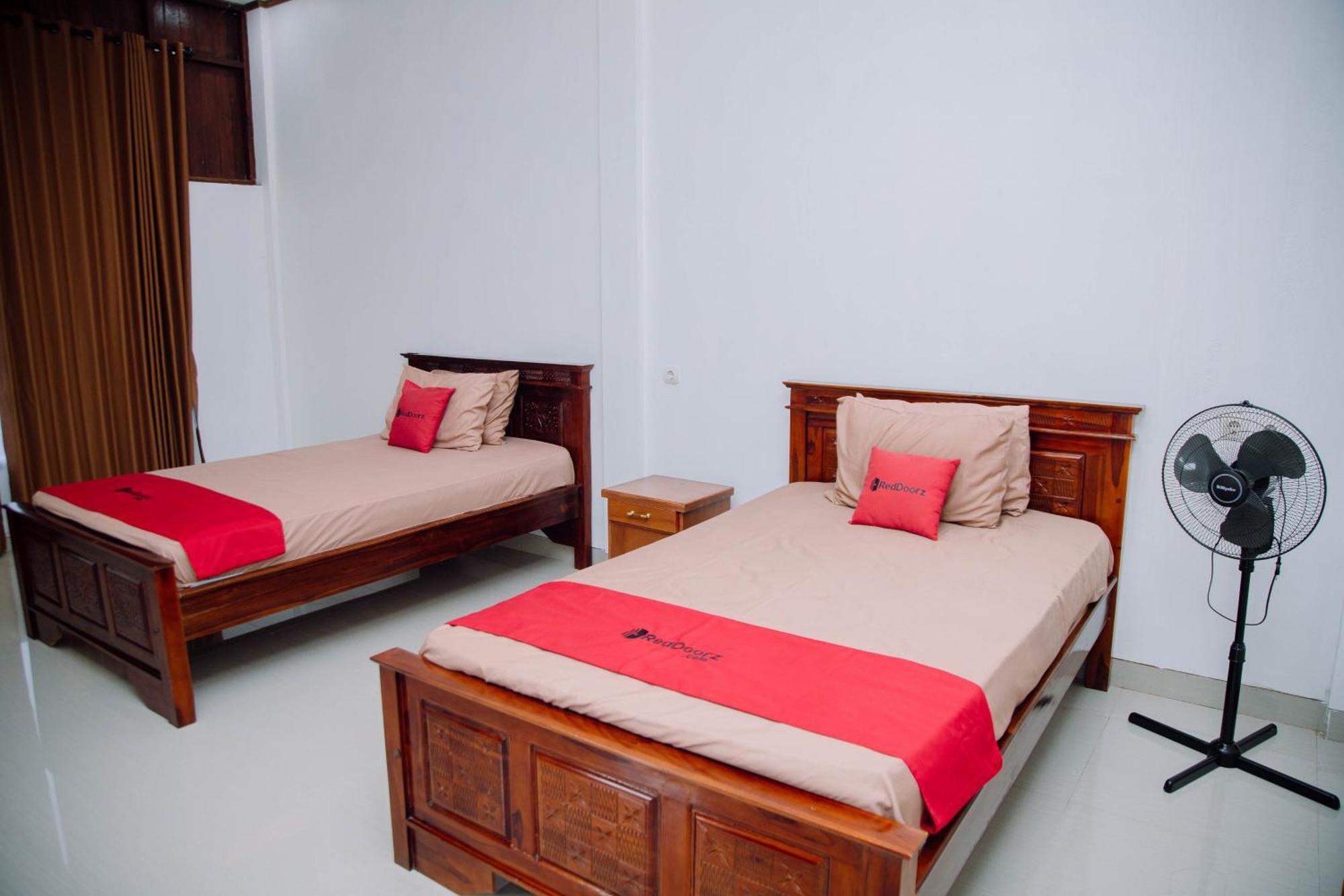 Reddoorz At Villa Bukit Senyum Lombok Kuripan  Εξωτερικό φωτογραφία