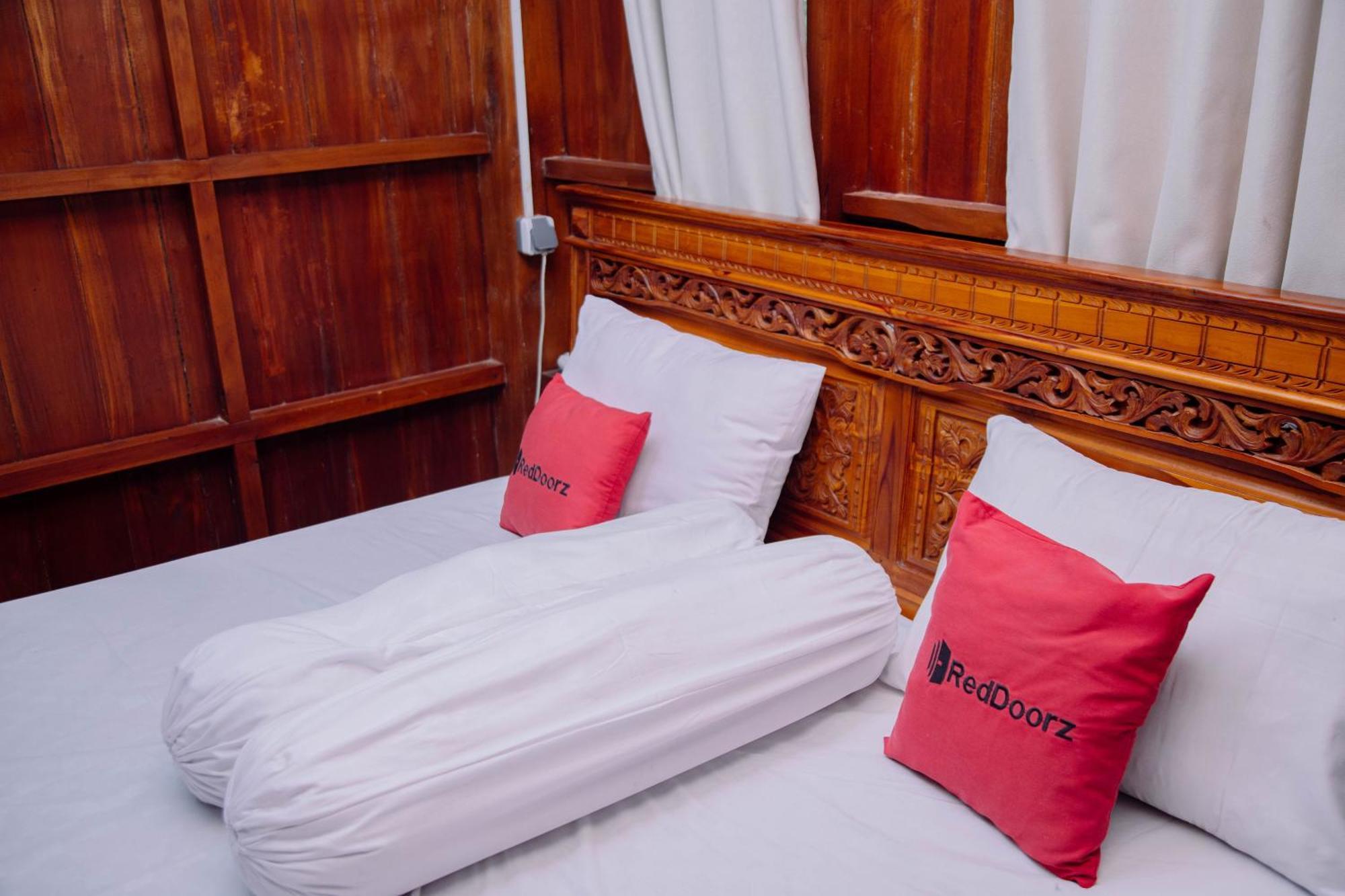 Reddoorz At Villa Bukit Senyum Lombok Kuripan  Εξωτερικό φωτογραφία