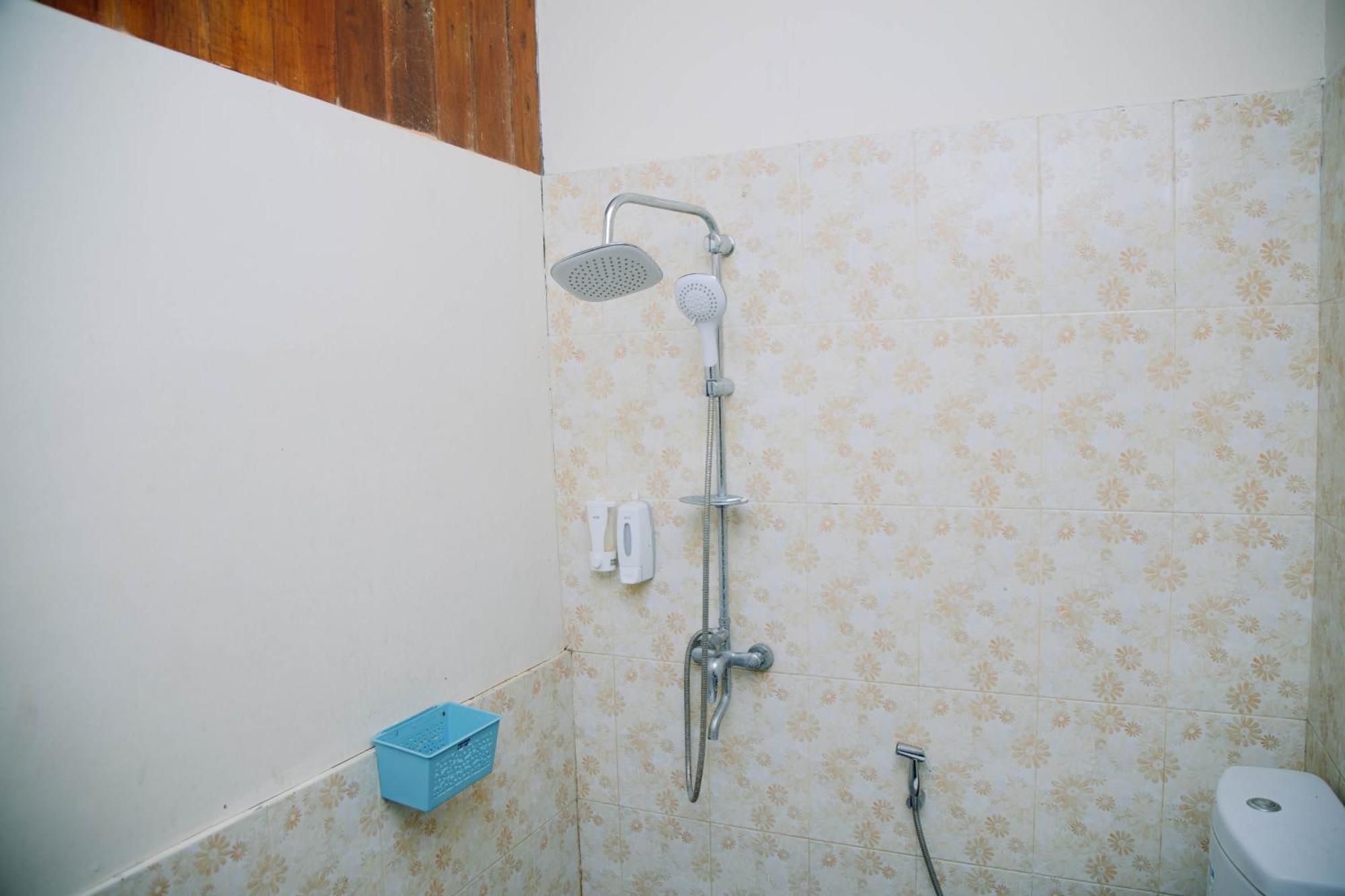 Reddoorz At Villa Bukit Senyum Lombok Kuripan  Εξωτερικό φωτογραφία