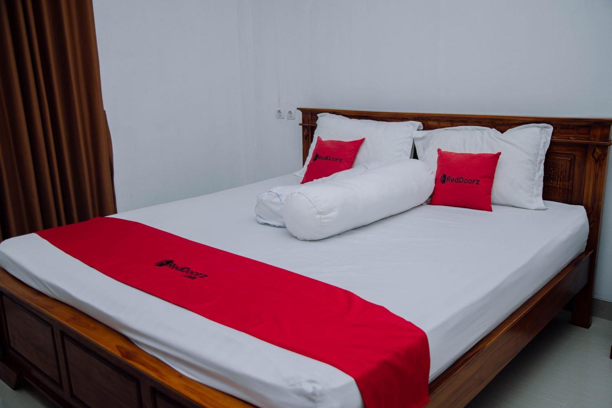 Reddoorz At Villa Bukit Senyum Lombok Kuripan  Εξωτερικό φωτογραφία