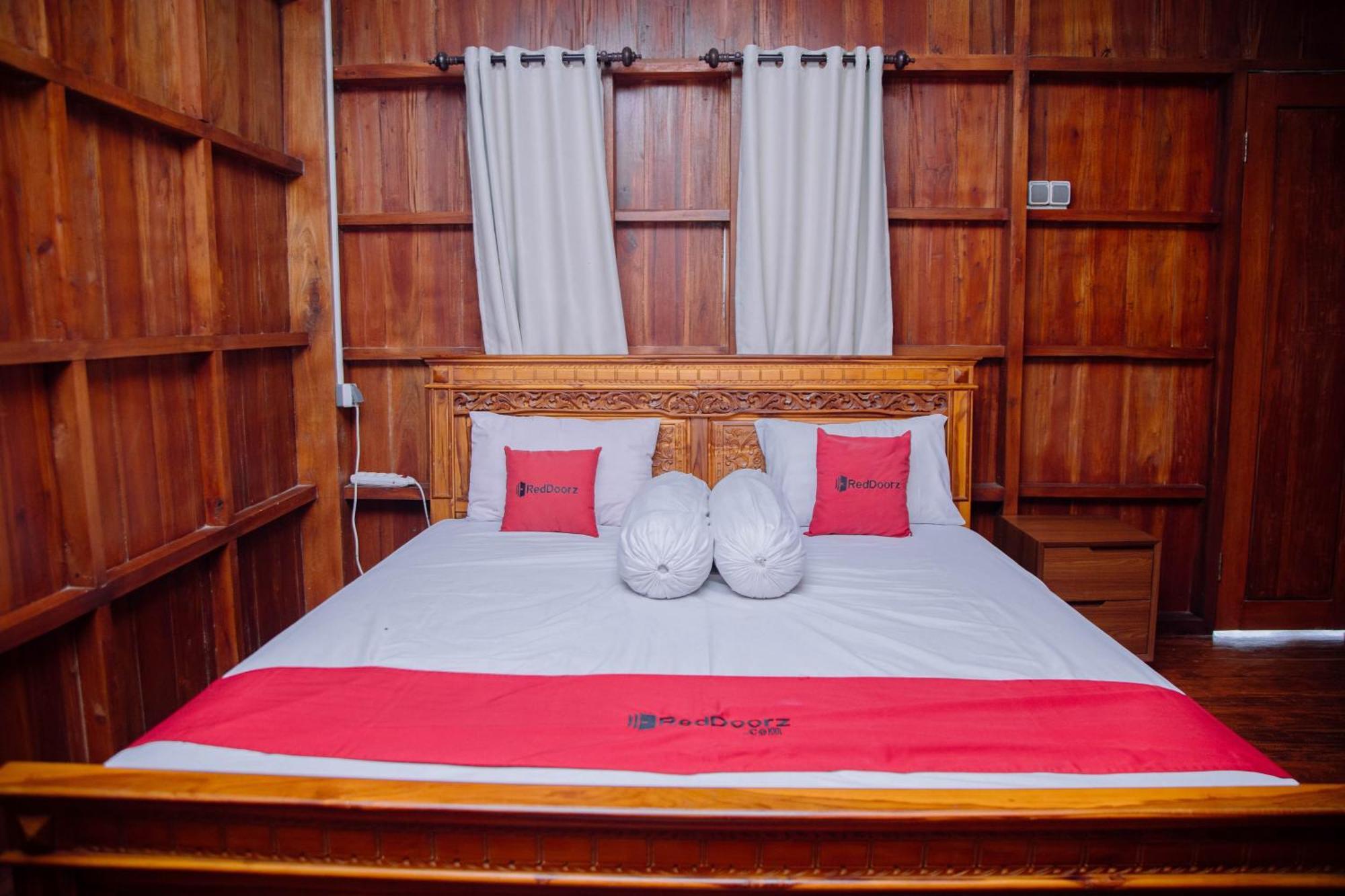 Reddoorz At Villa Bukit Senyum Lombok Kuripan  Εξωτερικό φωτογραφία