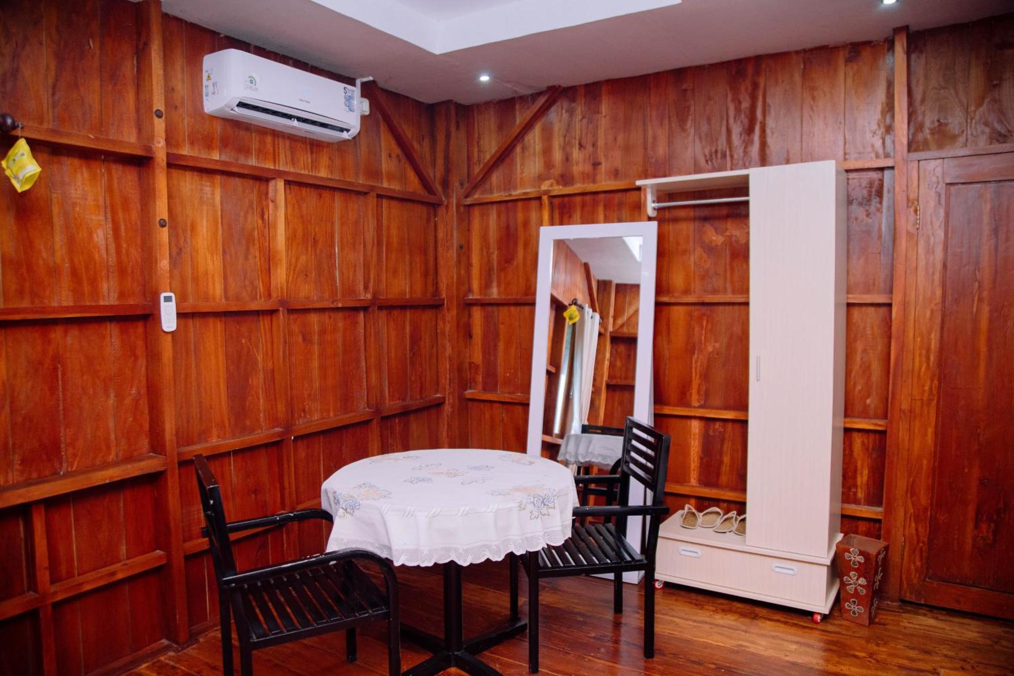 Reddoorz At Villa Bukit Senyum Lombok Kuripan  Εξωτερικό φωτογραφία