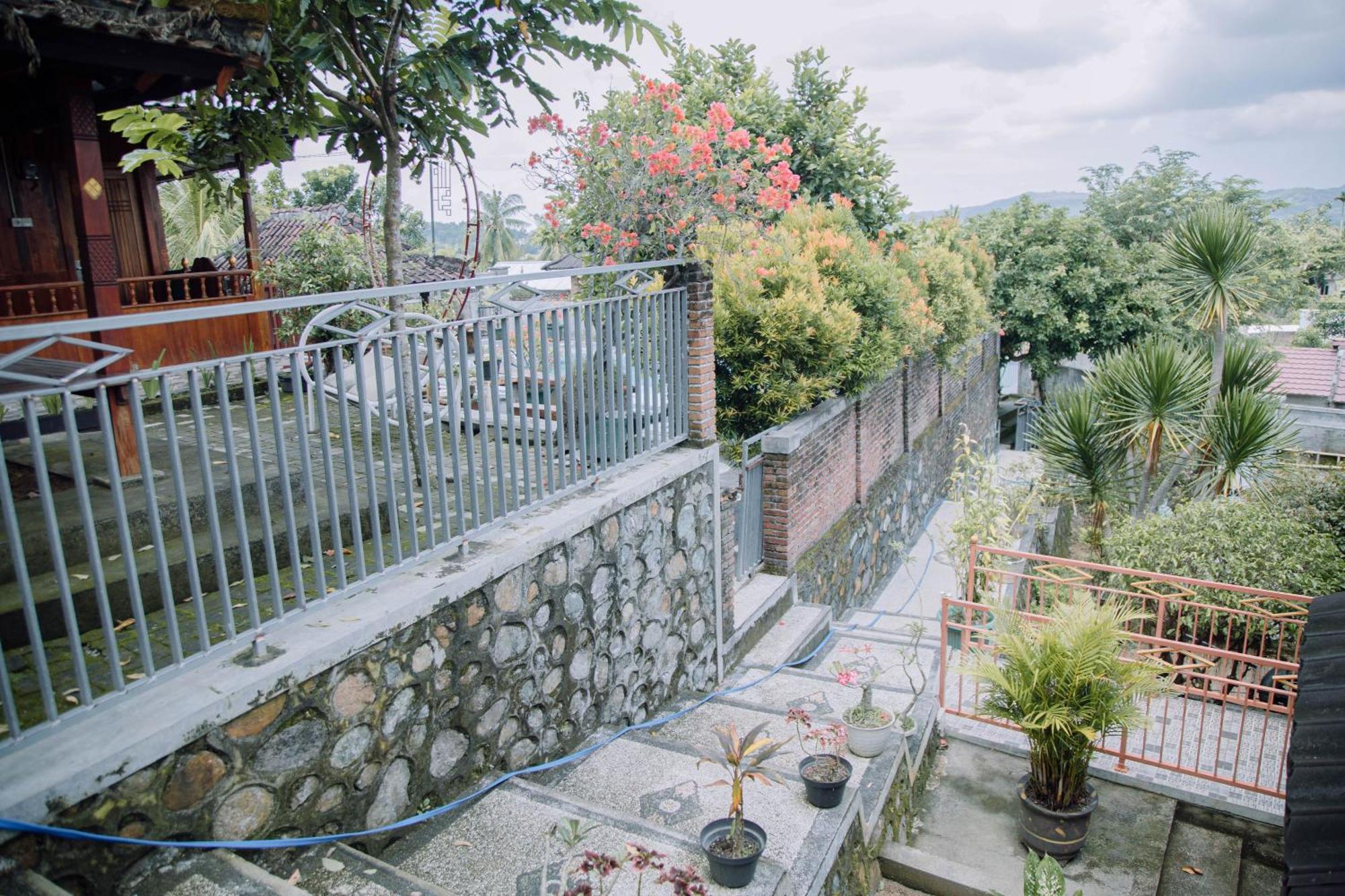 Reddoorz At Villa Bukit Senyum Lombok Kuripan  Εξωτερικό φωτογραφία